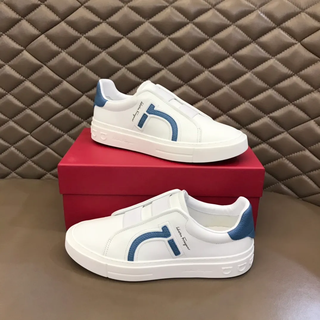 p400【Salvatore Ferraga**】New men's low-top casual shoes! Top-quality cow products, original lasts, made of imported cowhide, first-class texture, first-layer sheepskin lining! Original outsole! The details are exquisite and the style is versatile and upscale! Decorated with a three-dimensional Gancini logo, the back of the tongue and lace-up piping add a pop of color. The high-tech sole features a holographic pattern and Gancini details, making it ideal for a practical yet stylish everyday look. Code number 38-44 (45 can be customized)